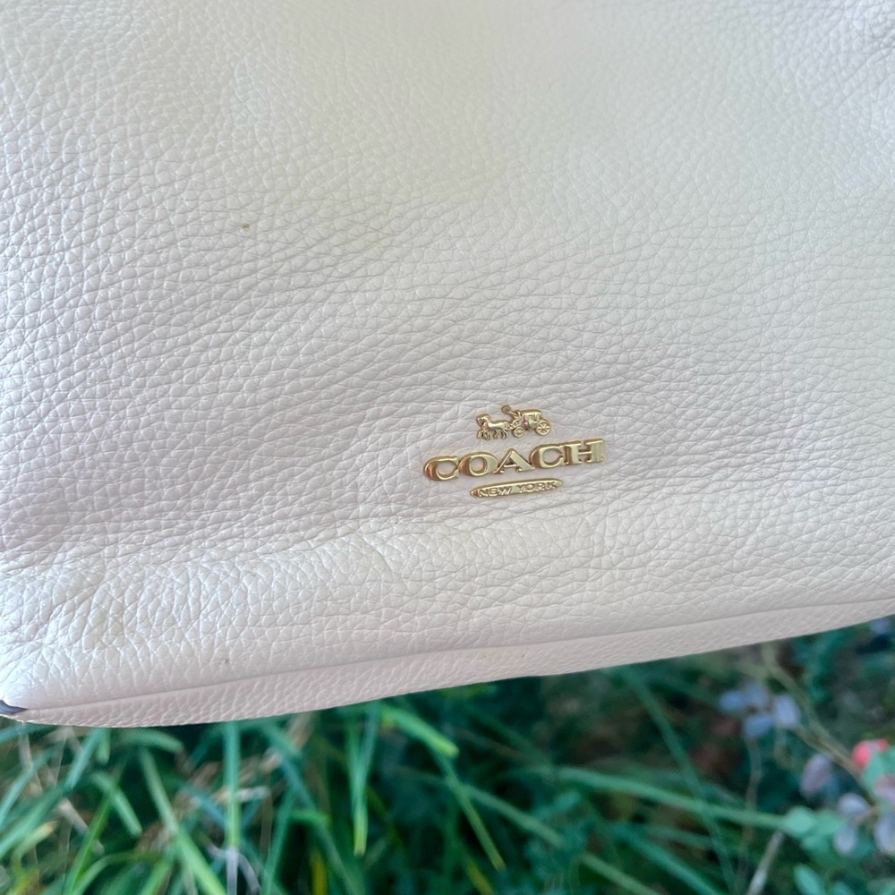 Coach White Abby Duffle Pebbled Leather Shoulder Bag - Picture 3 of 9